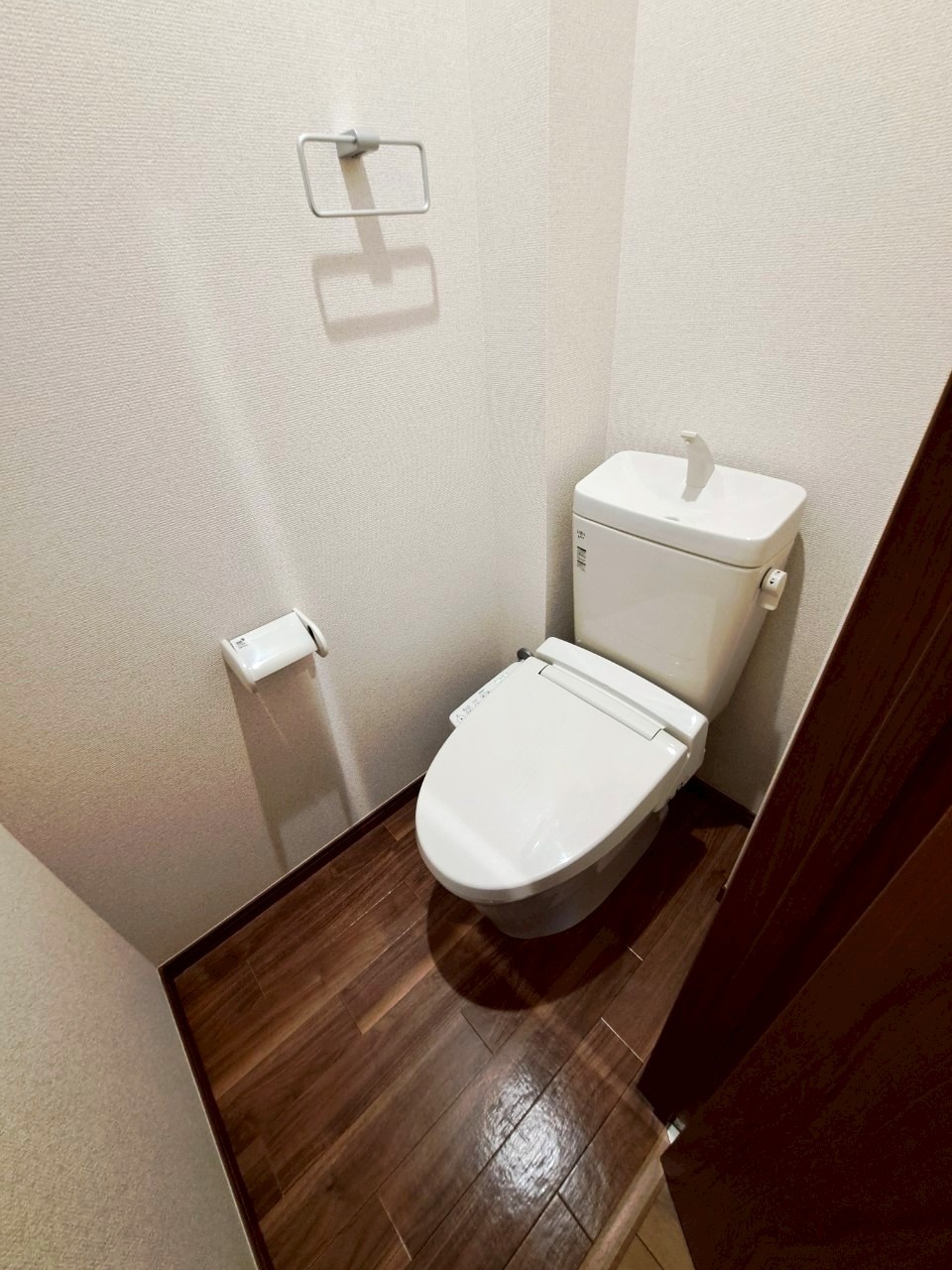 トイレ　※同間取り・別号室　参考写真です