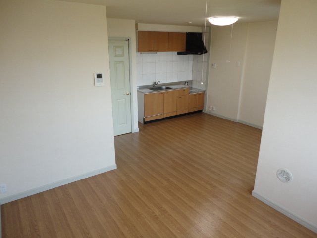 居室・リビング　14帖の広いリビングです！広く、使いやすさ◎