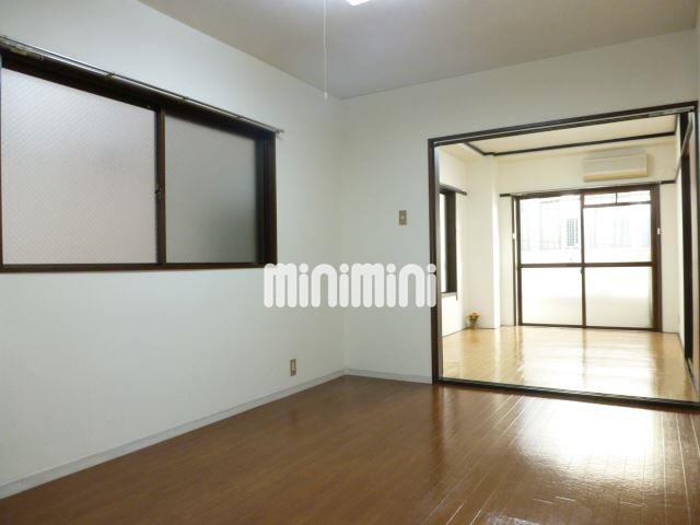 その他　リビングから洋室