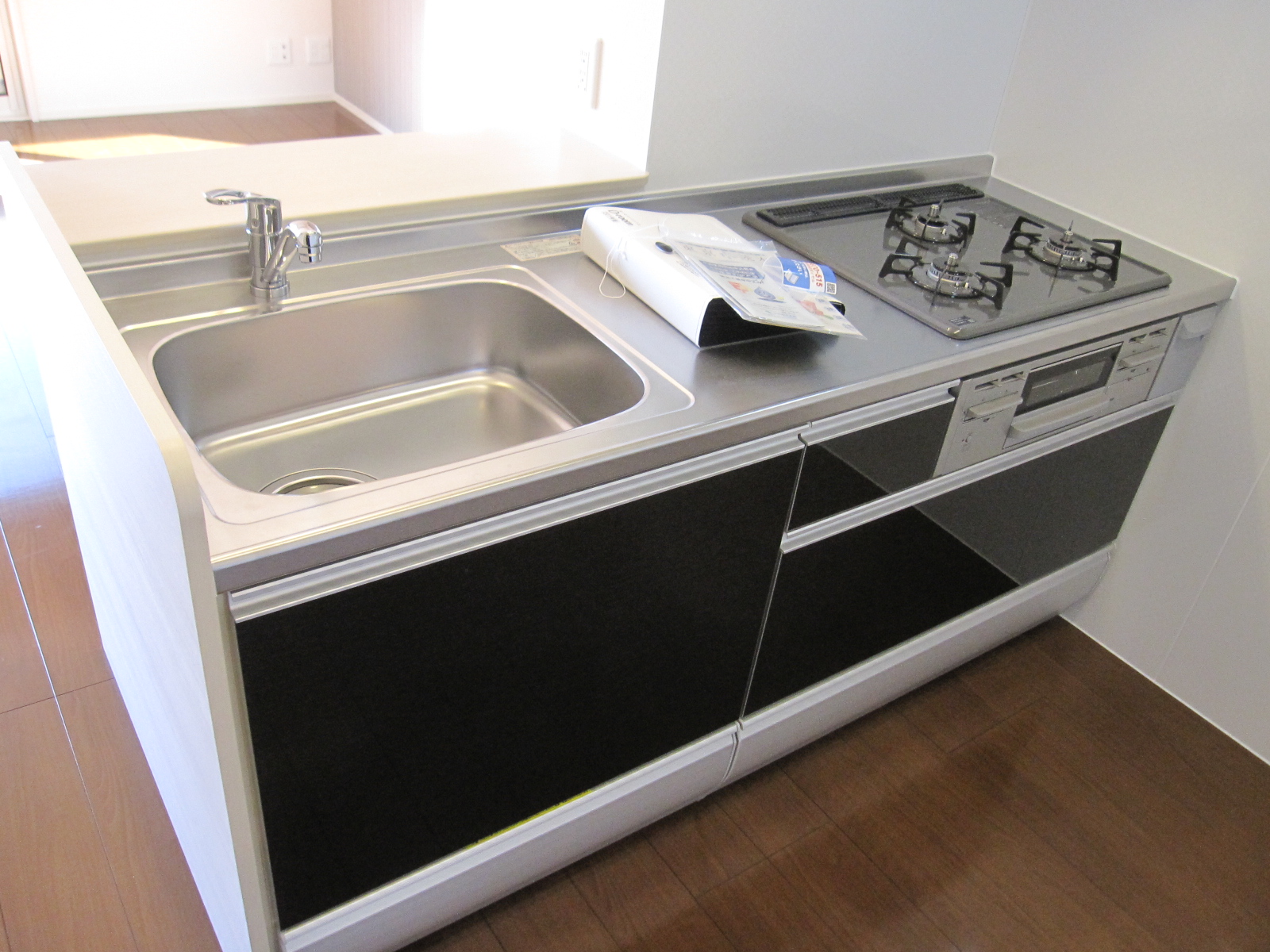 キッチン　反転タイプのお部屋の写真です