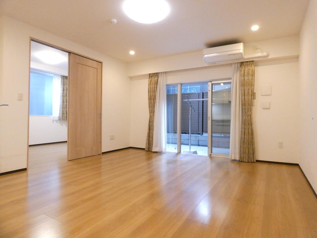 居室・リビング　内観1