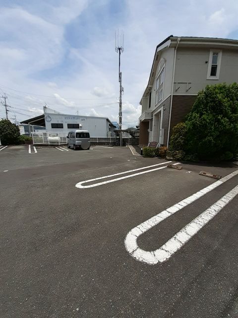 【大牟田市大字宮部のアパートの駐車場】