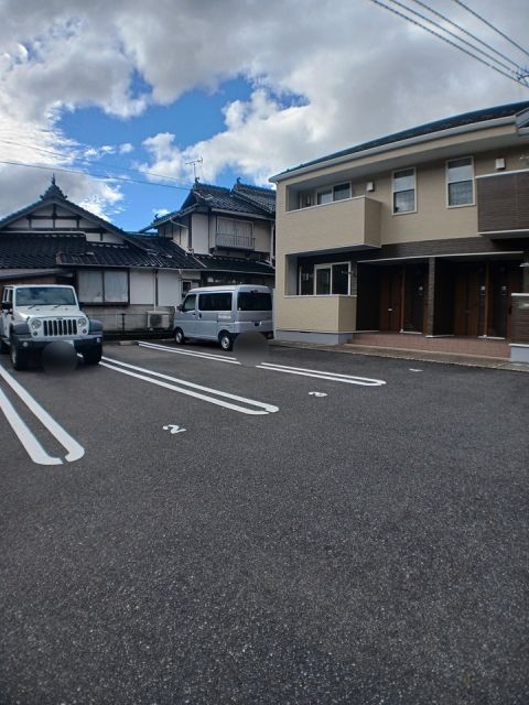 【安芸高田市吉田町吉田のアパートの駐車場】