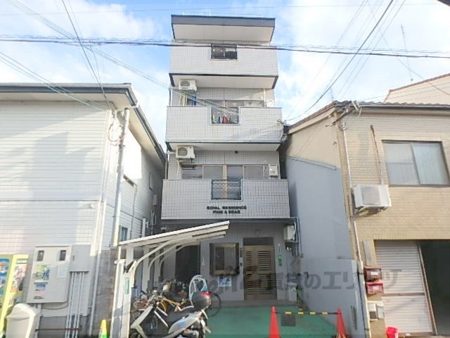 京都市上京区丁子風呂町のマンションの建物外観