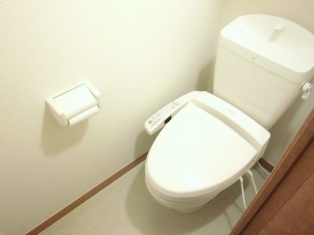 その他　温水洗浄便座ついてます！