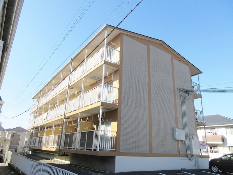 甲賀市水口町東名坂のマンションの建物外観