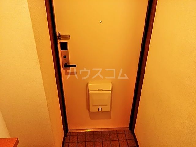 【名古屋市熱田区野立町のマンションの玄関】