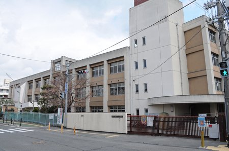 【柏原市古町のアパートの小学校】