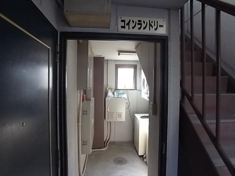 【藤井寺市沢田のマンションの建物外観】