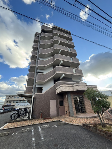 下関市上新地町のマンションの建物外観