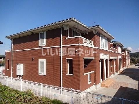 本宮市本宮のアパートの建物外観