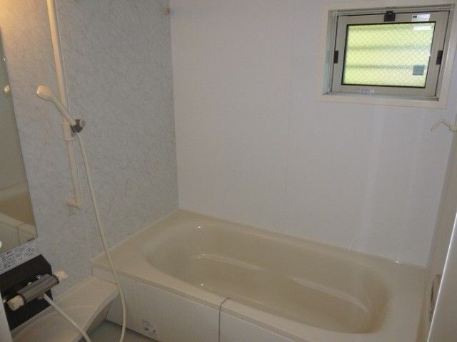 バス・シャワールーム　※別部屋参考写真