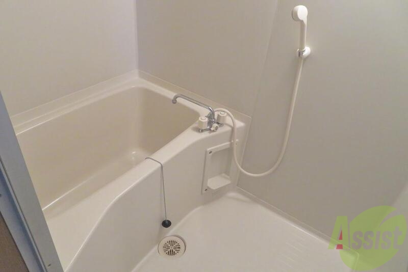 バス・シャワールーム　バスタブもゆったりしていてイイ感じですね