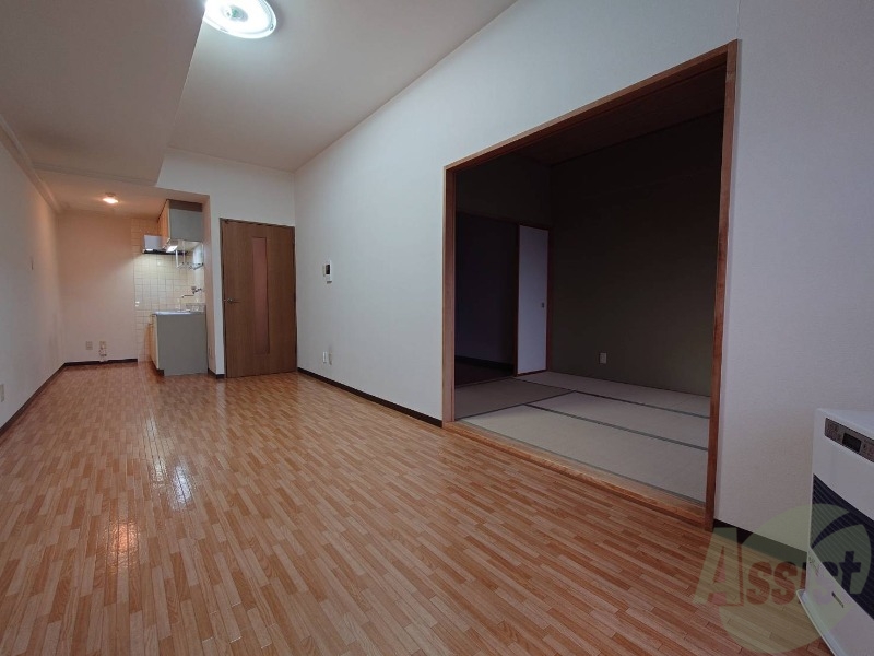 居室・リビング　広くてキレイなお部屋が広がっていて、充実した生活が送れそう。
