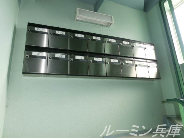 ルーキー東条マンションの外観写真