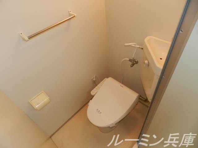 ルーキー東条マンションのトイレ写真