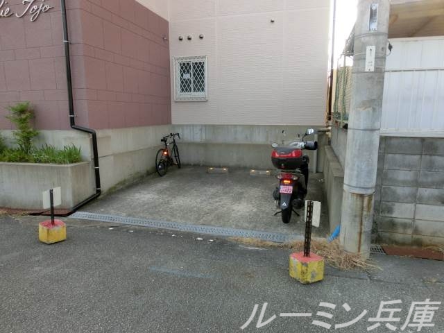 ルーキー東条マンションの外観写真