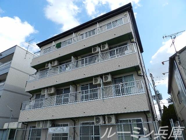 ルーキー東条マンションの外観写真