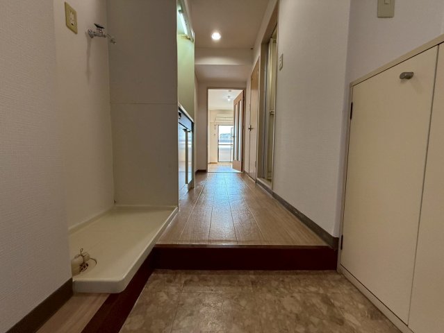 玄関　詳細は、RISUMO江坂本店までお問合せください♪