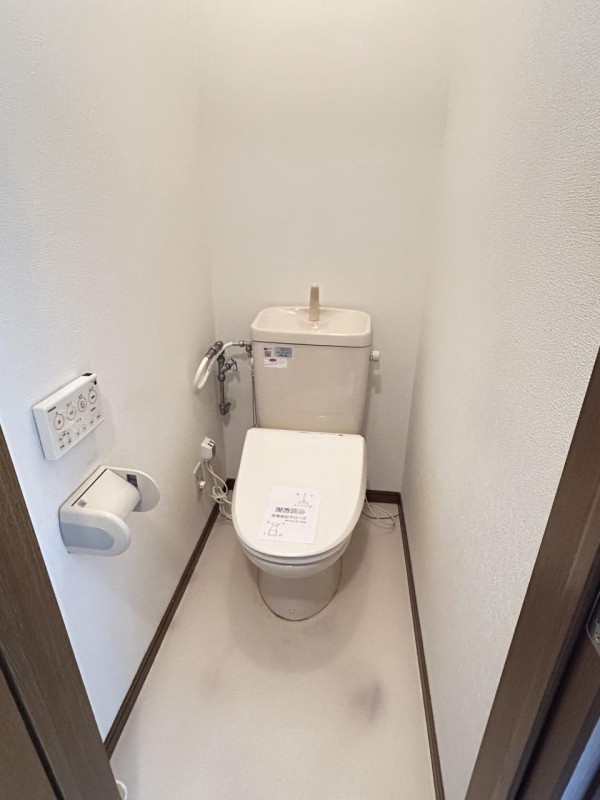 トイレ　トイレ