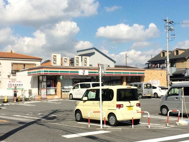 コンビニ　セブン-イレブン草加柳島店（コンビニ）まで672m