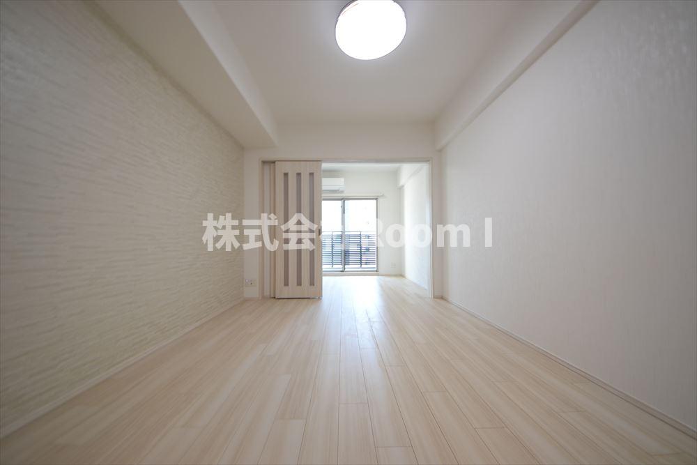 居室・リビング　こちらの居間で趣味の時間をお楽しみください