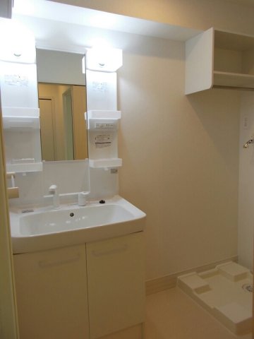 洗面設備　使いやすい洗面所です