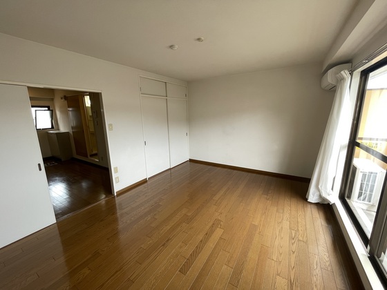 居室・リビング　※他号室の写真になります。