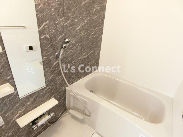 バス・シャワールーム　追焚き、浴室乾燥付きのお風呂。