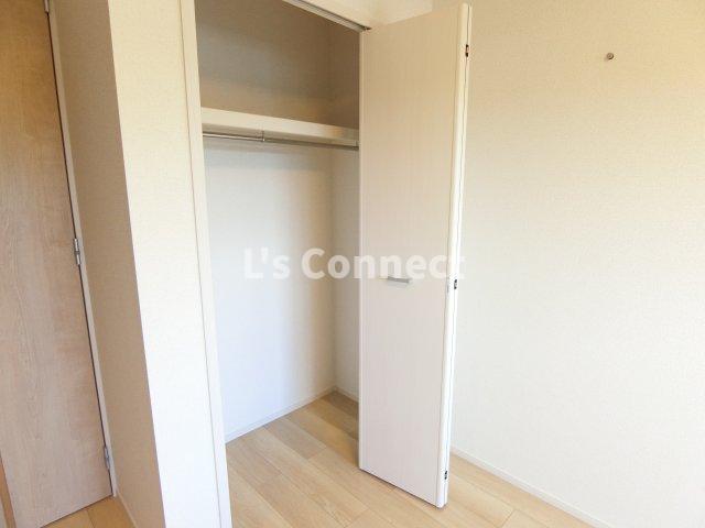 収納　クローゼットでお荷物もすっきり収納。