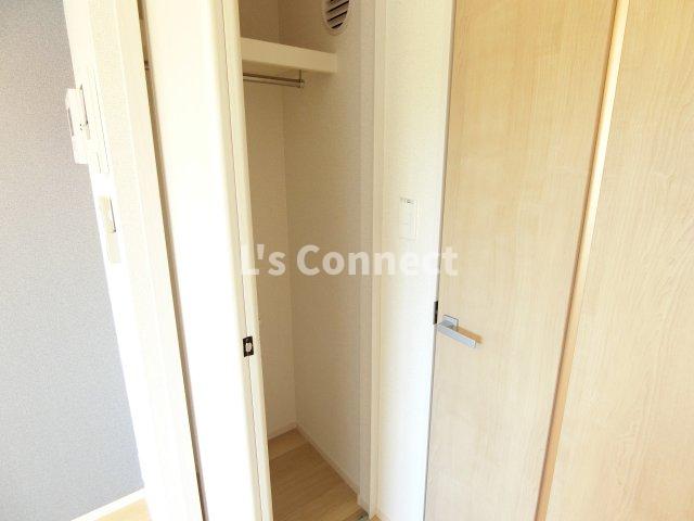 その他　２ヶ所にクローゼット付き。