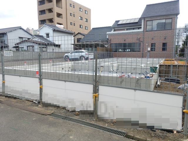 建物外観　建築中