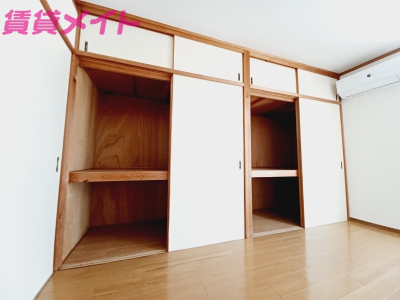 収納　別部屋反転参考写真です。