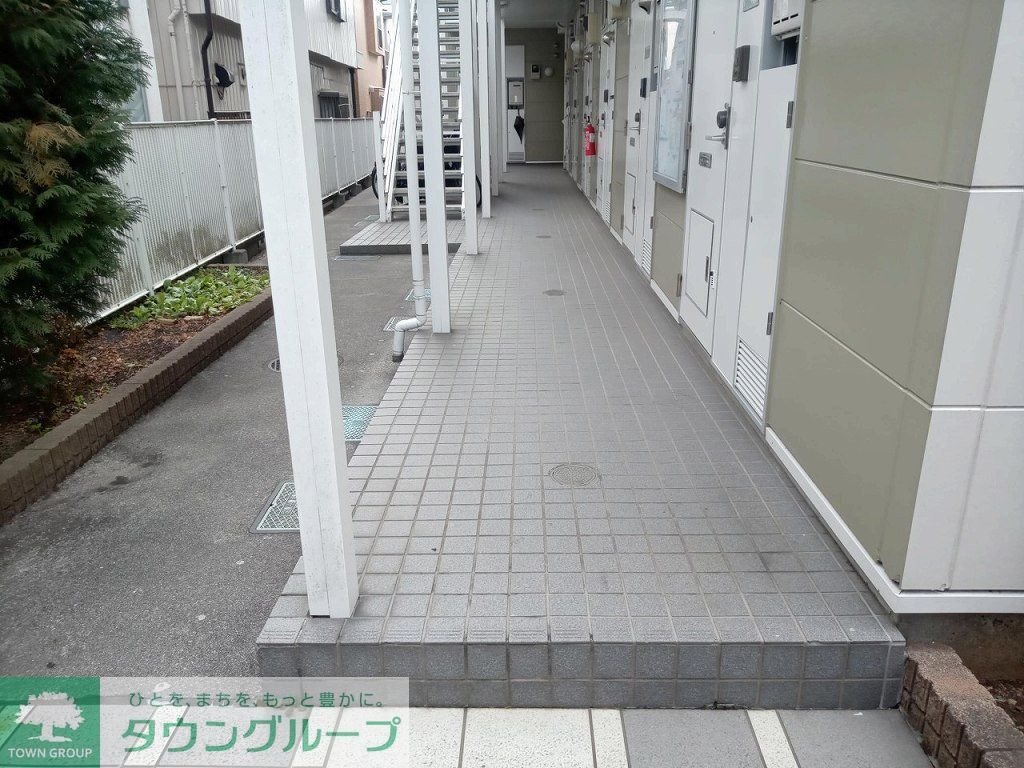 エントランス　１Ｆ廊下