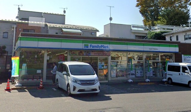 コンビニ　ファミリーマート杉並清水早稲田通り店（コンビニ）まで272m