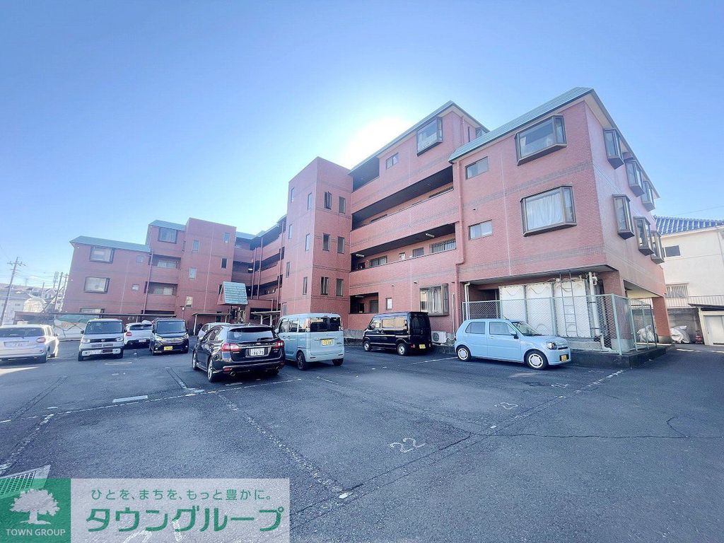 建物外観　駐車場