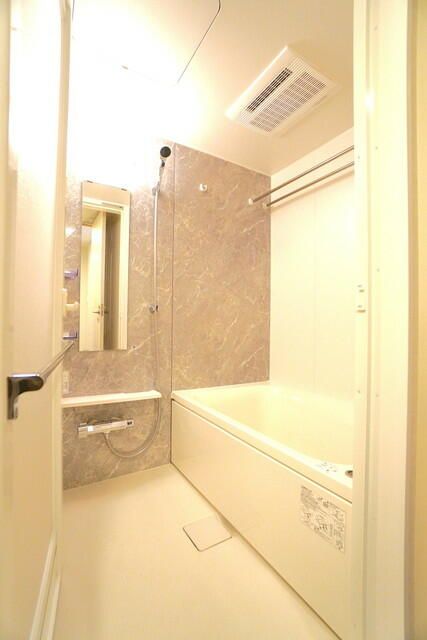 バス・シャワールーム　お風呂で日々の疲れを落としましょう