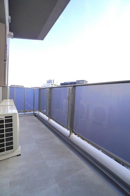 バルコニー　外からの目が気にならないバルコニーで洗濯物が干せます