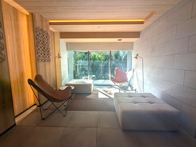 ロビー　デザイン家具配置したロビーです