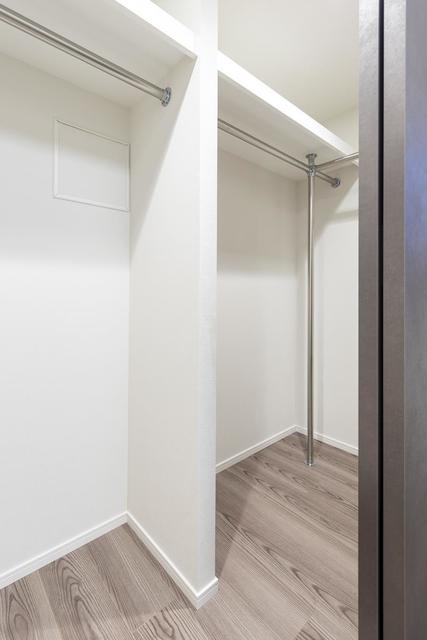 収納　3.4帖洋室のウォークインクローゼット