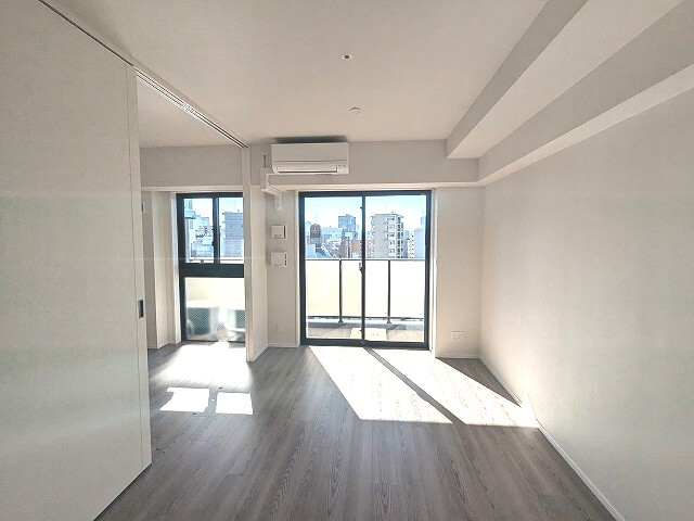 居室・リビング　南向き、日当り眺望良好です