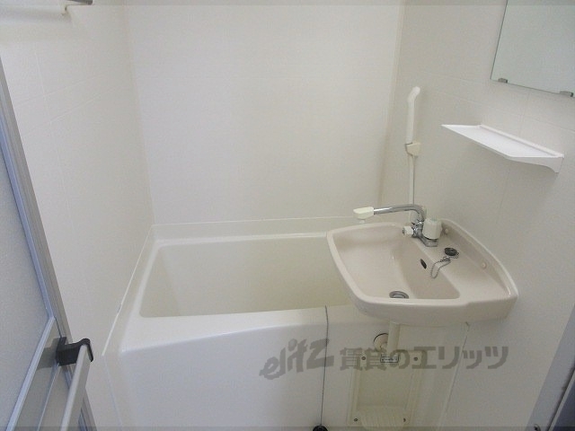 バス・シャワールーム　バス