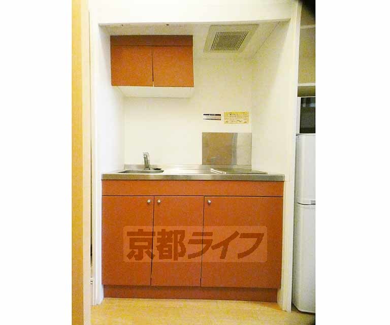 キッチン　まな板スペースつきのキッチン