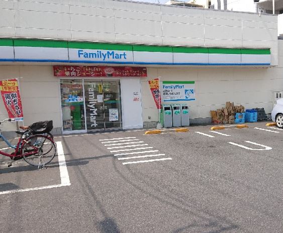 コンビニ　ファミリーマート下馬駒沢通り店（コンビニ）まで485m