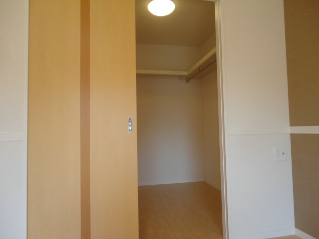 収納　ウォークインクローゼット