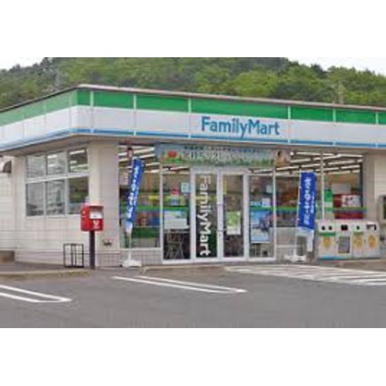 コンビニ　ファミリーマート津藤方店（コンビニ）まで529m