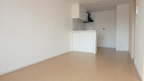 居室・リビング　明るいフローリングの洋室♪