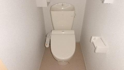 トイレ　冬でもあったか暖房便座♪