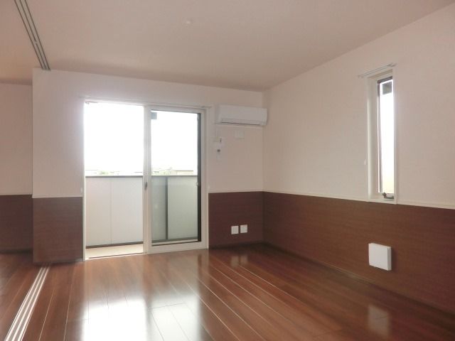 居室・リビング　開放的なリビングです