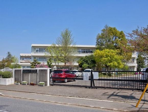 小学校　石塚小学校（小学校）まで420m